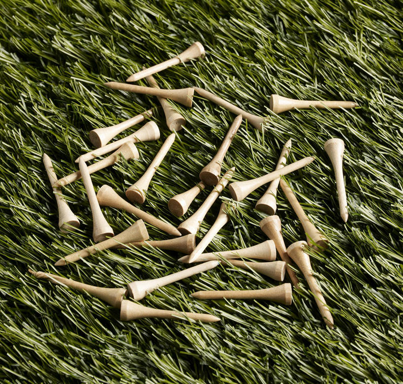 无人,横图,俯视,室外,特写,白天,草地,草坪,植物,一堆,许多,阴影,堆叠,堆积,光线,木制,影子,球座,很多,草,绿色,阳光,木制品,堆,支撑,支持,彩图,高角度拍摄