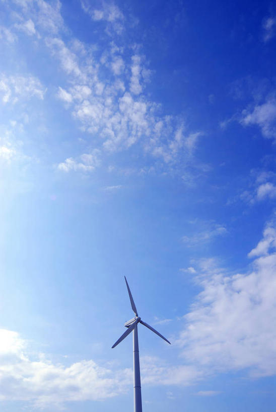 无人,竖图,室外,白天,仰视,旅游,度假,农业,风能,风力发电机,美景,风车,神奈川,日本,亚洲,阴影,环保,电力,光线,影子,景观,云,云朵,神奈川县,云彩,娱乐,设备,一个,蓝色,白云,蓝天,天空,阳光,自然,天,享受,休闲,发电,机械,景色,放松,工业,能源,晴朗,单个,资源,风力机,自然风光,利用,低碳,东亚,本州,关东地方,本州岛,日本国,风力发电,风力涡轮机,晴空,彩图,低角度拍摄,三浦郡