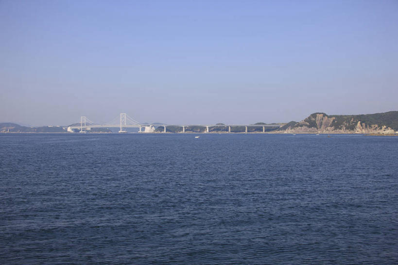 无人,横图,室外,白天,正面,度假,海浪,海洋,美景,城市风光,城市,大桥,桥梁,日本,亚洲,阴影,波纹,光线,影子,景观,浪花,斜拉桥,桥,娱乐,蓝色,蓝天,水纹,天空,阳光,海水,波浪,天,享受,休闲,景色,放松,晴朗,海景,东亚,本州,万里无云,本州岛,日本国,近畿地方,近畿,兵库,兵库县,斜张桥,大海,风浪,海,海水的波动,近岸浪,涌浪,晴空,晴空万里,彩图,鸣门大桥,南淡路市,大鸣门桥