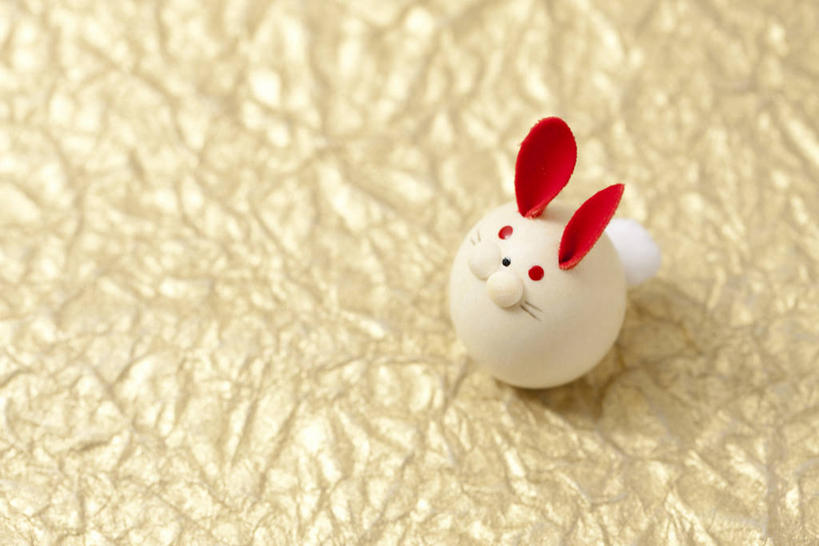 无人,横图,俯视,室内,特写,白天,哺乳动物,静物,阴影,装饰,反射,纹路,兔子,布料,纹理,影子,布纹,金色背景,装饰品,桌布,一个,动物,餐巾,装饰物,台布,金色,摄影,影棚,单个,华丽,修饰,兔,点缀,饰物,肌理,衬托,美观,雅致,雅观,餐桌布,彩图,高角度拍摄,影棚拍摄,拍摄