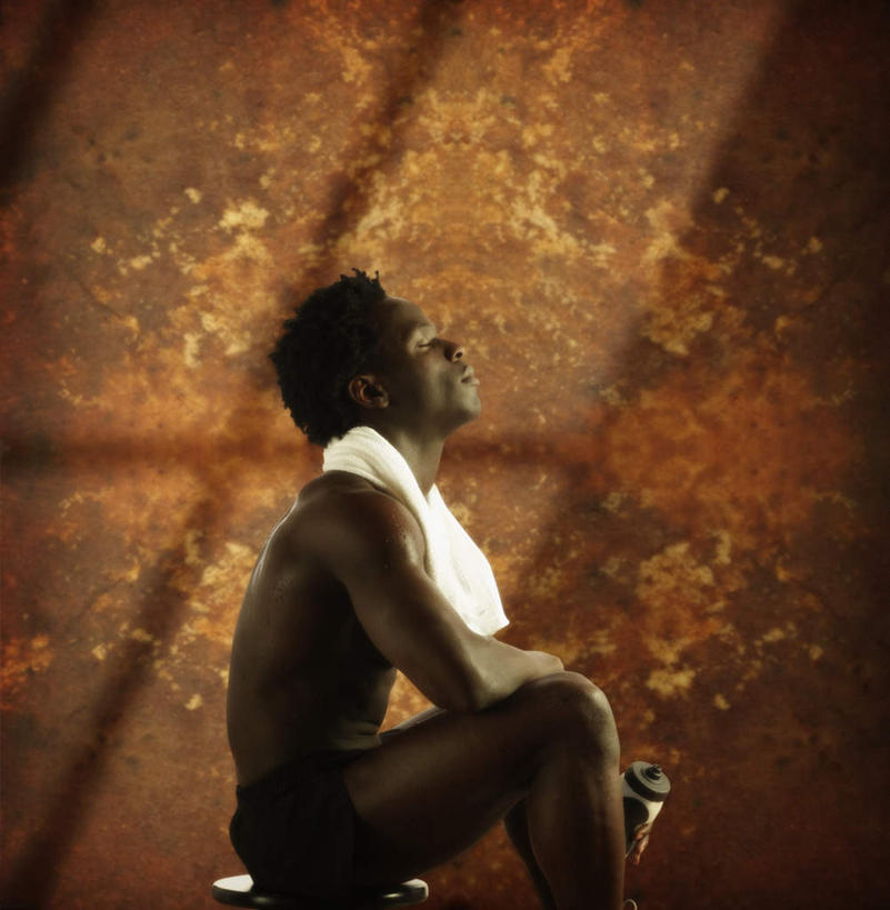 西方人,肌肉,头发,裸体,赤膊,一个人,拳击手,坐,闭眼,竖图,室内,白天,白色背景,侧面,锻炼,快乐,比赛,运动,竞争,数码,拳击,椅子,欧洲,黑人,欧洲人,仅一个男性,仅一个人,浴巾,凳子,合成,娱乐,裸露,仅一个年轻男性,黑色,毛巾,休闲,摄影,影棚,赤裸,电脑合成图,数码合成图,体育运动,裸,体育,男人,男性,年轻男性,发型,拳击家,拳击运动员,闭眼睛,闭着眼,闭着眼睛,坐着,半身,彩图,影棚拍摄,健身,拍摄,发,短发