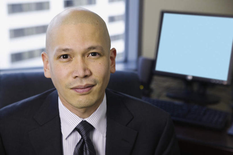 东方人,脸,头,脸颊,一个人,商务人士,商务男性,办公室,高楼大厦,坐,横图,室内,特写,白天,正面,衬衫,西装,商务,办公楼,职员,电脑,窗户,落地窗,写字楼,椅子,亚洲,仅一个人,套装,正装,朦胧,模糊,领带,注视,职业装,黄种人,玻璃窗,楼层,观察,看,台式电脑,摩天大厦,帅哥,金融,商务套装,经济,观看,办公椅,旋转椅,察看,关注,通信设备,液晶显示器,商务装,贸易,工薪阶层,男人,男性,年轻男性,亚洲人,头部,脸部,脸蛋,面部,白领,商人,上班族,坐着,半身,彩图,衬衣,西服,白领阶层,办公室职员