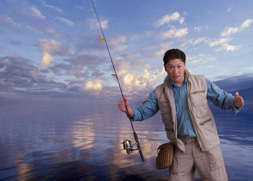 西方人,一个人,站,横图,室外,白天,正面,海浪,海洋,钓鱼竿,欧洲,欧洲人,仅一个男性,仅一个人,服装,惊讶,朦胧,模糊,浪花,水平线,云,云朵,辽阔,海平线,云彩,拿着,注视,休闲装,仅一个年轻男性,衣服,蓝色,白云,蓝天,天空,海水,天,观察,看,双手张开,站着,休闲,广阔,休闲服,伸手,服饰,晴朗,观看,一望无际,惊恐,察看,关注,海景,无边无际,一马平川,男人,男性,年轻男性,白种人,大海,风浪,海,海水的波动,近岸浪,涌浪,晴空,半身,彩图,钓鱼,水天相接,水天一线