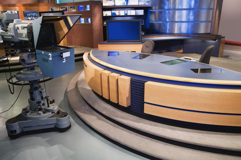 无人,横图,室内,白天,正面,电脑,显示器,鼠标,键盘,仪器,科技,窗户,阴影,光线,网络,影子,输入设备,通讯设备,玻璃窗,台式电脑,设施,通信设备,输出设备,彩图