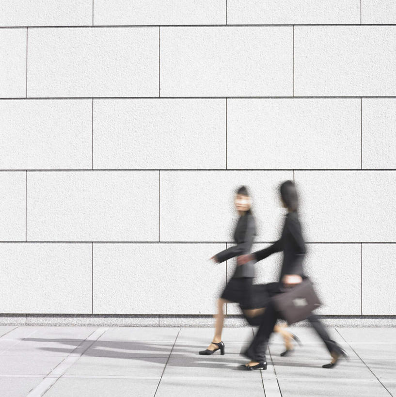 东方人,两个人,同事,商务人士,商务女性,走,竖图,室外,白天,侧面,成功,合作,团队,集体,信心,东京,日本,亚洲,上班,阴影,套装,朦胧,模糊,光线,公文包,影子,拿,拿着,注视,黄种人,队伍,墙壁,阳光,观察,看,观看,察看,领导,成就,关注,商务装,合伙,领袖,工薪阶层,东亚,本州,关东地方,本州岛,日本国,东京都,年轻女性,女人,女性,亚洲人,白领,上班族,走路,彩图,全身