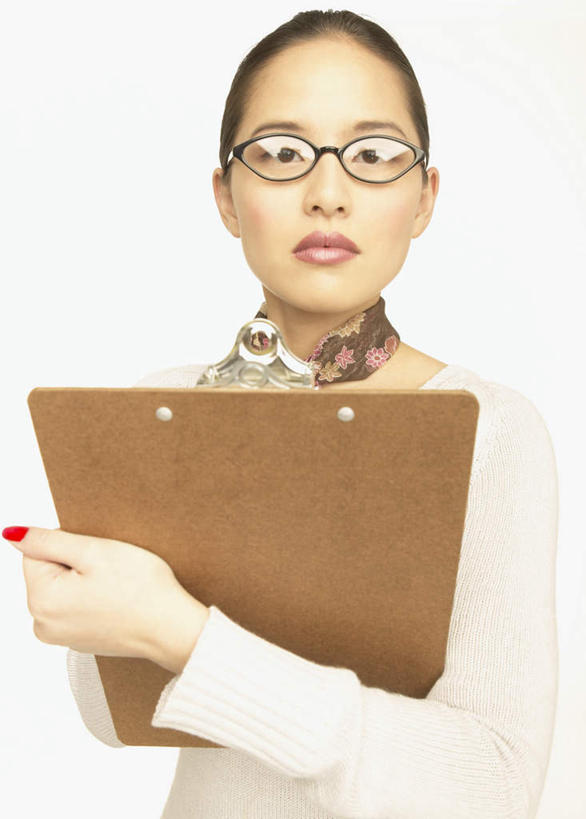 东方人,一个人,商务人士,商务女性,站,捧,笑,微笑,露齿笑,竖图,室内,白天,白色背景,正面,亚洲,仅一个年轻女性,仅一个女性,仅一个人,套装,笔,眼镜,办公用品,记事本,圆珠笔,拿,拿着,注视,黄种人,文具,学习用品,观察,看,站着,摄影,影棚,观看,文具用品,察看,关注,记录本,商务装,近视眼镜,工薪阶层,年轻女性,女人,女性,亚洲人,白领,上班族,端,端着,捧着,抬头,站立,半身,彩图,影棚拍摄,拍摄