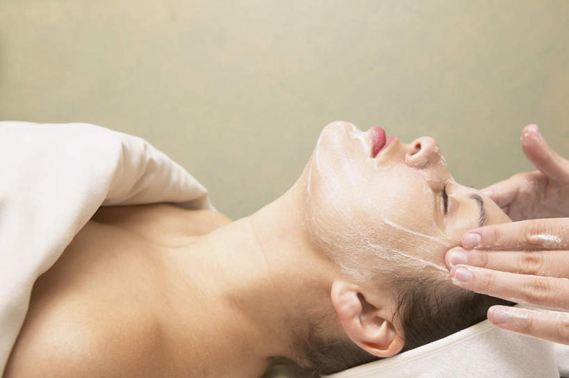 西方人,脸,头,脸颊,两个人,躺,闭眼,横图,俯视,室内,特写,白天,美容,床,欧洲,欧洲人,护肤,纺织物,肩膀,毛巾,清洁,保养,面霜,SPA水疗,保健,温泉浴场,保暖,养身,透气,养颜,防水,乳霜,储水,耐磨,吸水,卧着,年轻女性,女人,女性,白种人,头部,脸部,脸蛋,面部,矿泉疗养地,闭眼睛,闭着眼,闭着眼睛,躺着,卧,半身,彩图,高角度拍摄,水疗