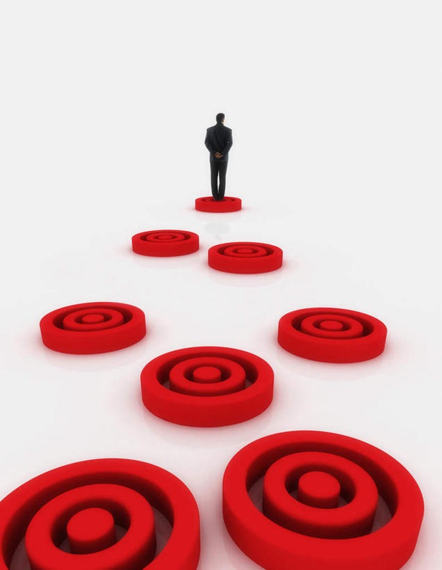 西方人,一个人,商务男性,站,竖图,室内,白色背景,欧洲,欧洲人,仅一个男性,仅一个人,套装,圆圈,仅一个年轻男性,背面,站着,摄影,影棚,克制,商务装,挑战,工薪阶层,降服,光复,克服,克复,收复,战胜,男人,男性,年轻男性,白种人,白领,上班族,站立,彩图,全身,影棚拍摄,拍摄