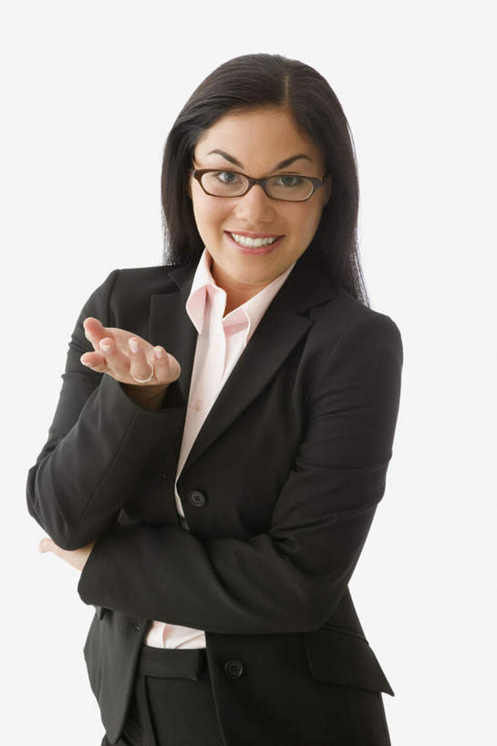 西方人,一个人,站,笑,露齿笑,竖图,室内,白天,白色背景,正面,西装,爱情,欧洲,欧洲人,仅一个年轻女性,仅一个女性,仅一个人,戴,套装,正装,眼镜,浪漫,注视,职业装,装饰品,戒指,饰品,首饰,观察,看,托,站着,恩爱,摄影,影棚,观看,托着,信物,戴着,察看,权利,关注,商务装,工薪阶层,手饰,年轻女性,女人,女性,白种人,白领,上班族,站立,半身,彩图,影棚拍摄,拍摄