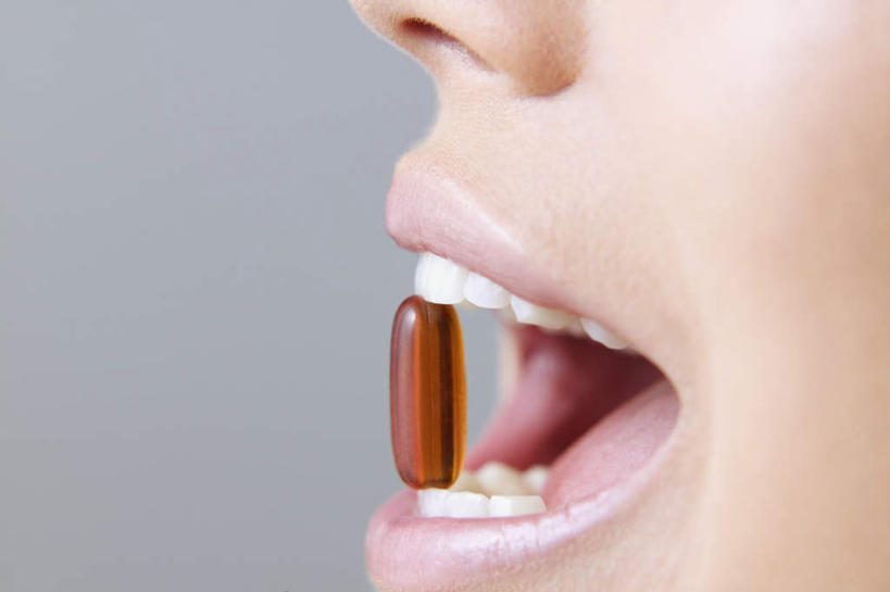 西方人,脸,头,嘴,舌,一个人,横图,室内,特写,白天,侧面,欧洲,欧洲人,仅一个年轻女性,仅一个女性,仅一个人,灰色背景,朦胧,模糊,张嘴,摄影,影棚,张大嘴巴,年轻女性,女人,女性,白种人,舌头,味蕾,头部,口,口腔,脸部,面部,嘴巴,嘴唇,张开嘴,半身,彩图,影棚拍摄,拍摄,蒂中,小舌,小舌头,悬雍垂