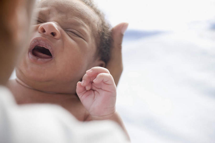 西方人,婴儿,儿童,两个人,家庭,母亲,闭眼,抱,哭,横图,室内,白天,正面,纯洁,欧洲,非洲,黑人,欧洲人,朦胧,模糊,小孩,张嘴,温暖,温馨,一家人,可爱,母爱,童年,童趣,眼泪,活泼,抱着,和睦,搂着,泪水,宝宝,张大嘴巴,童真,纯真,烂漫,无邪,母婴,伶俐,天真,年轻女性,女人,女性,非洲人,孩子,年轻人,张开嘴,闭眼睛,闭着眼,闭着眼睛,怀抱,搂,搂抱,相抱,拥抱,半身,彩图,哭泣,哭啼,融洽