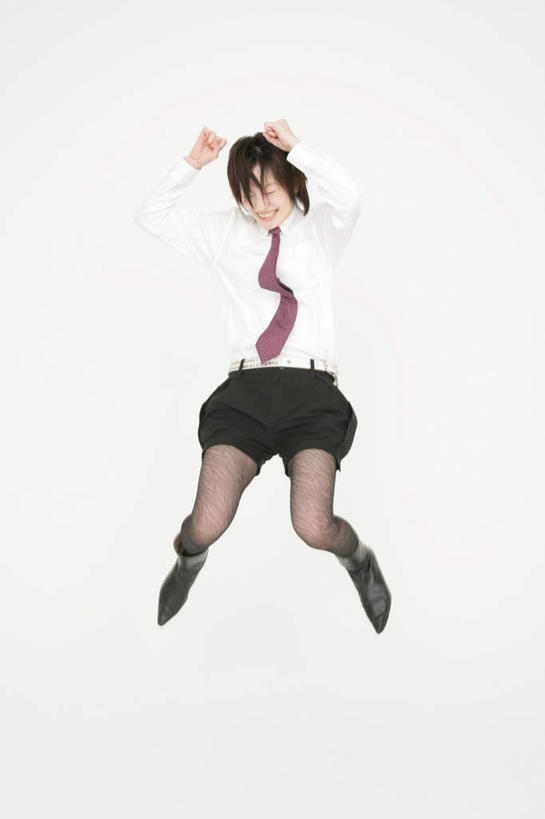 东方人,一个人,商务人士,商务女性,跳,闭眼,竖图,室内,白天,白色背景,正面,衬衫,亚洲,仅一个年轻女性,仅一个女性,仅一个人,握,套装,领带,半空,黄种人,鼓励,加油,手势,握拳,打气,握着,摄影,影棚,象征,庄重,鼓舞,商务装,身份,工薪阶层,正式,地位,年轻女性,女人,女性,亚洲人,白领,上班族,闭眼睛,闭着眼,闭着眼睛,跳跃,彩图,全身,影棚拍摄,衬衣,拍摄