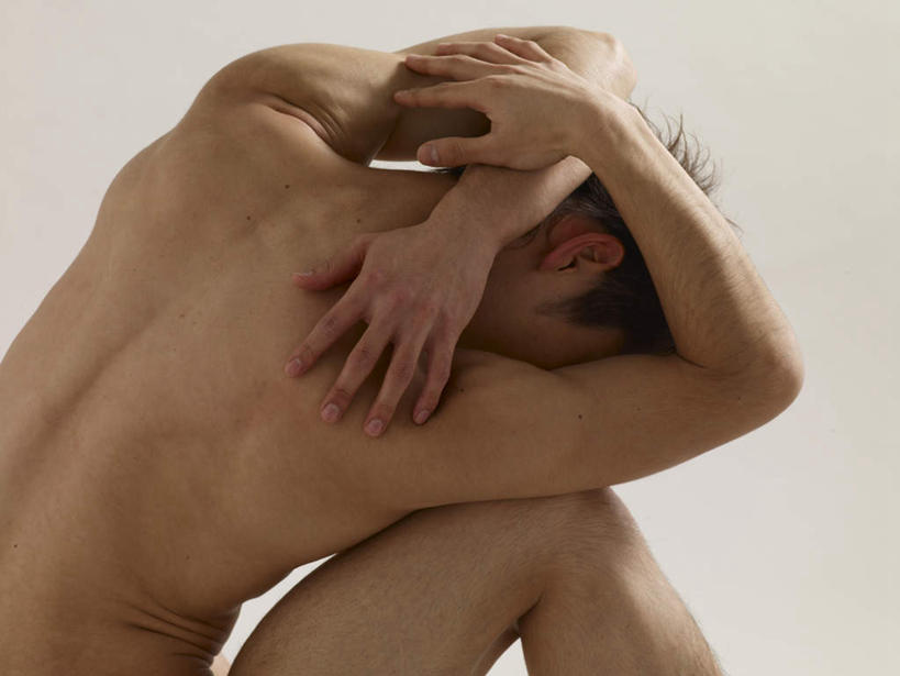 东方人,一个人,蹲,横图,室内,白天,白色背景,亚洲,仅一个男性,仅一个人,黄种人,裸露,仅一个年轻男性,背面,低头,搭,摄影,影棚,搭着,裸,垂头,男人,男性,年轻男性,亚洲人,蹲着,半身,彩图,影棚拍摄,拍摄