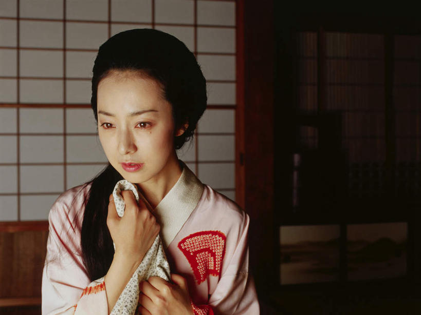 东方人,一个人,横图,室内,白天,正面,民族服装,门,亚洲,仅一个女性,仅一个人,拉门,握,阴影,和服,反射,影子,注视,黄种人,移门,观察,看,仅一个中年女性,握着,服饰,观看,察看,关注,吴服,唐草,唐花,唐锦,障子,纸门,害臊,含羞,怕羞,害羞,女人,女性,中年女性,亚洲人,半身,彩图,传统服装,民俗服