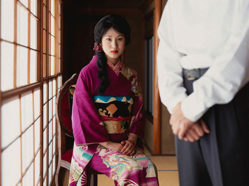 东方人,中年人,两个人,家庭,夫妻,站,坐,横图,室内,白天,正面,民族服装,衬衫,爱情,门,椅子,亚洲,一把,拉门,阴影,和服,反射,影子,木椅,塌塌米,榻榻米,浪漫,注视,黄种人,移门,观察,看,站着,温暖,温馨,一家人,恩爱,搭,恋人,服饰,观看,和睦,察看,正经,庄重,搭着,关注,端庄,严厉,吴服,唐草,唐花,唐锦,障子,纸门,肃静,叠席,男人,男性,女人,女性,中年男性,中年女性,亚洲人,夫妇,情侣,站立,坐着,半身,彩图,衬衣,传统服装,民俗服,矜重,伴侣,融洽