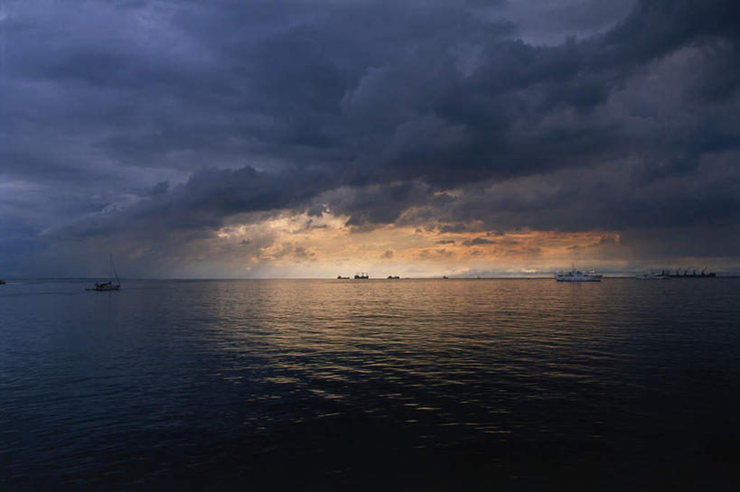 无人,横图,室外,白天,正面,旅游,度假,日出,海浪,海洋,美景,太阳,阴影,光线,影子,景观,浪花,水平线,乌云,云,阴天,云朵,辽阔,朝霞,晨曦,海平线,黎明,云彩,娱乐,天空,阳光,自然,海水,天,享受,休闲,广阔,景色,放松,一望无际,昏暗,阴沉,自然风光,海景,无边无际,一马平川,高积云,大海,风浪,海,海水的波动,近岸浪,涌浪,朝阳,彩图,破晓,水天相接,水天一线