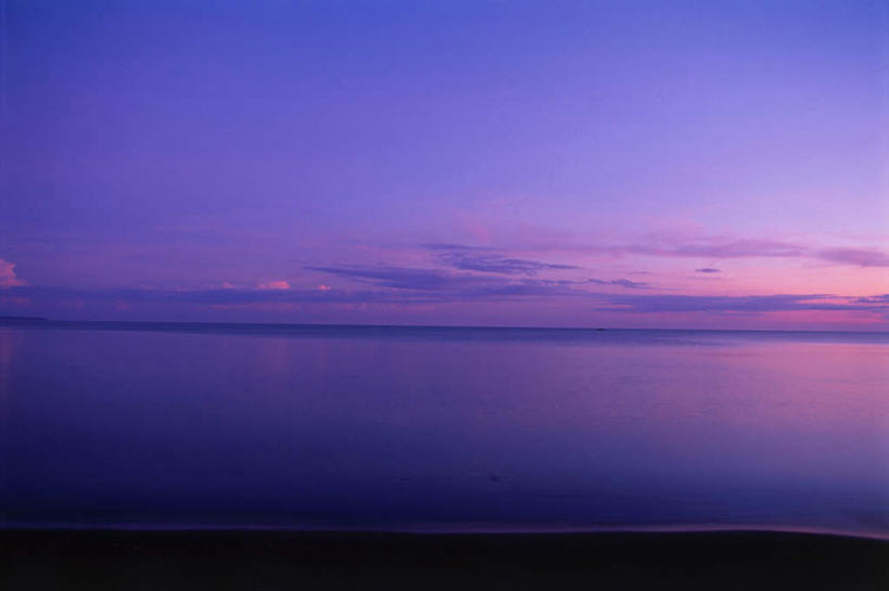 无人,横图,室外,白天,正面,旅游,度假,海浪,海洋,美景,日落,沙滩,阴影,光线,沙子,影子,海岸,景观,浪花,水平线,晚霞,霞光,云,云朵,落日,辽阔,海平线,沙地,云彩,娱乐,蓝色,白云,蓝天,天空,阳光,自然,海水,黄昏,天,享受,休闲,广阔,景色,彩霞,放松,一望无际,自然风光,海景,无边无际,一马平川,夕照,高积云,大海,风浪,海,海水的波动,海滩,近岸浪,涌浪,夕阳,彩图,水天相接,水天一线,斜阳