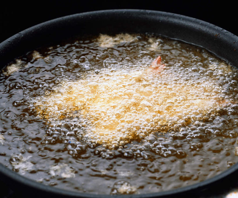 无人,横图,俯视,室内,特写,白天,烹饪,厨房,厨具,金属制品,一块,沸腾,金属,锅子,鸡肉,肉,食用油,油,油炸,日本料理,料理,食品,锅,菜肴,美食,肉类,油锅,食物,日式料理,日式,佳肴,锅具,鸡排,肉食,烹饪用具,烹调用具,烹调,彩图,高角度拍摄,灶间