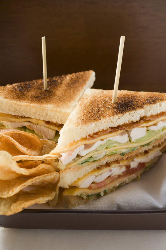 点心,面包,无人,竖图,俯视,室内,特写,白天,烹饪,西餐,餐桌,桌子,蔬菜,阴影,新鲜,反射,影子,鸡肉,肉,三明治,料理,食品,面点,两份,薯片,菜肴,美食,肉类,竹签,食物,糕点,两个,快餐,零食,西式,摄影,佳肴,有机食品,绿色食品,影棚,餐台,肉食,西式快餐,垃圾食品,三文治,取食签,彩图,高角度拍摄,影棚拍摄,拍摄