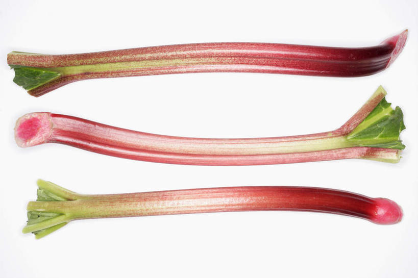 无人,横图,俯视,室内,特写,白天,植物,桌面,桌子,一排,阴影,整齐,反射,木制,影子,草药,药草,中药,排列,三个,木制品,队列,药材,中草药,大黄,中药材,本草,川军,蜀大黄,熟大黄,彩图,高角度拍摄