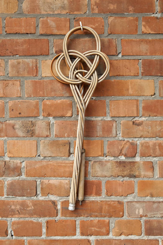 无人,家,竖图,室外,特写,白天,正面,建材,建筑,静物,材料,砖,砖块,房屋,墙,屋子,楼房,墙壁,墙面,住宅,一个,砖头,建造,单个,石料,彩图,房子,被子除尘拍,被子拍,灰尘拍,棉被拍,如意拍,如意藤拍,藤拍,枕头拍,砌墙砖