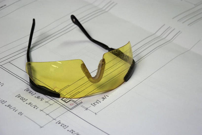 无人,横图,俯视,室内,特写,白天,安全,静物,一副,阴影,反射,英文,标志,图纸,文字,眼镜,影子,字符,字母,防护,设计图,标识,黄色,英文字母,护目镜,保护,保险,工程图,草图,蓝图,保全,周全,安稳,安定,安全防护眼镜,平安,设计,彩图,高角度拍摄,防护眼镜