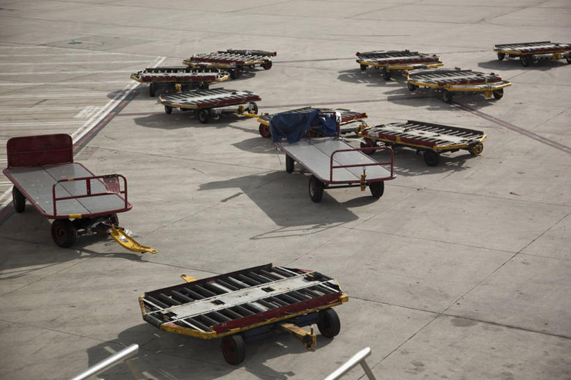 无人,机场,横图,俯视,室外,白天,度假,美景,城市风光,城市,飞机场,澳大利亚,许多,阴影,光线,影子,景观,娱乐,航空,车,排列,阳光,手推车,停机坪,交通工具,享受,休闲,景色,放松,行李车,载具,大洋洲,澳洲,墨尔本,南方大陆,首府,澳大利亚联邦,摆列,维多利亚,维多利亚州,新金山,彩图,高角度拍摄,机场行李车,布列,分列