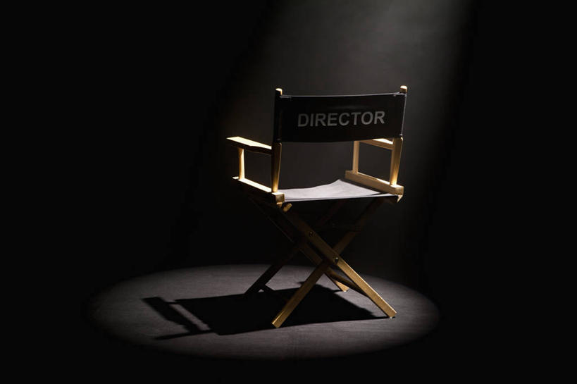 无人,横图,室内,特写,白天,正面,静物,椅子,照明,一把,阴影,黑色背景,光线,英文,标志,文字,影子,字符,字母,灯光,标识,灯,会议椅,灯具,摄影,影棚,英文字母,聚光灯,办公椅,照亮,照明设备,商务椅,培训椅,彩图,影棚拍摄,拍摄,追光