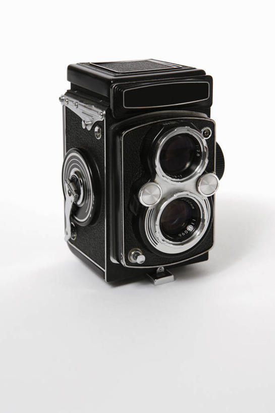 无人,竖图,室内,特写,白天,白色背景,正面,静物,相机,阴影,反射,影子,拍照,黑色,摄影,影棚,一台,照相机,彩图,影棚拍摄,拍摄,照相,传统相机,胶片相机