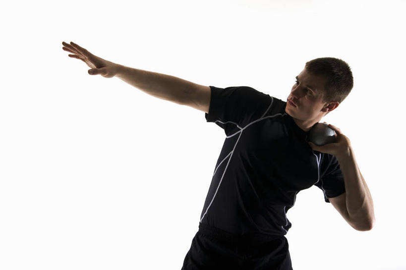 西方人,一个人,运动员,站,横图,室内,白天,白色背景,正面,运动服,锻炼,运动,欧洲,欧洲人,仅一个男性,仅一个人,握,服装,拿,拿着,注视,运动器械,仅一个年轻男性,一个,衣服,黑色,观察,看,站着,健身器械,握着,摄影,服饰,影棚,单个,观看,察看,衣着,穿着,关注,健身器材,衣饰,体育,铅球,男人,男性,年轻男性,白种人,体育运动员,运动选手,站立,半身,彩图,影棚拍摄,健身,拍摄,运动器材,运动装