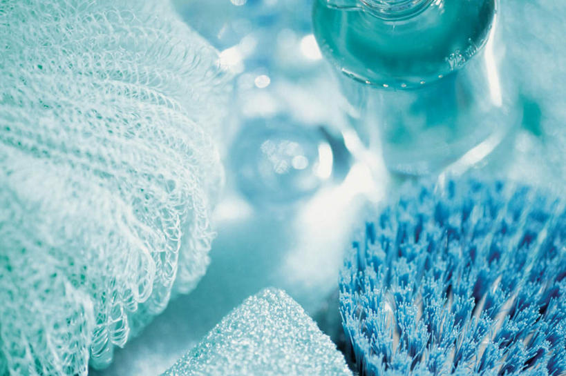 无人,横图,室内,特写,白天,正面,化妆,美容,静物,护肤,阴影,朦胧,模糊,透明,光线,海绵,影子,玻璃制品,蓝色,玻璃瓶,瓶子,刷子,清洁,保养,享受,休闲,放松,保健,养颜,洗脸海绵,洗脸扑,洗脸绵,理智,沉静,冷色,高深,冷淡,彩图