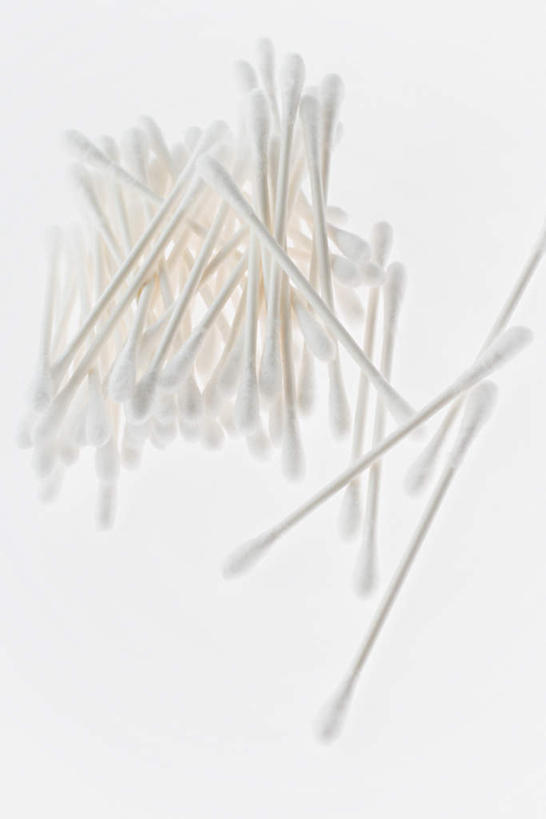 无人,竖图,俯视,室内,特写,白天,白色背景,许多,阴影,光线,影子,很多,排列,棉花棒,棉签,摄影,影棚,棉棒,摆列,擦拭棒,彩图,高角度拍摄,影棚拍摄,拍摄,布列,分列