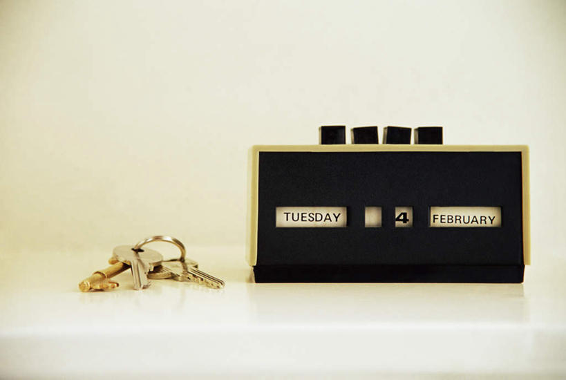 无人,横图,室内,特写,白天,白色背景,正面,安全,桌子,静物,台历,时间,办公桌,墙,防护,钥匙,钥匙圈,计时,墙壁,墙面,白色,摄影,影棚,保护,日期,开启,封闭,保险,私密,保全,周全,安稳,安定,防盗,平安,日历,彩图,影棚拍摄,拍摄