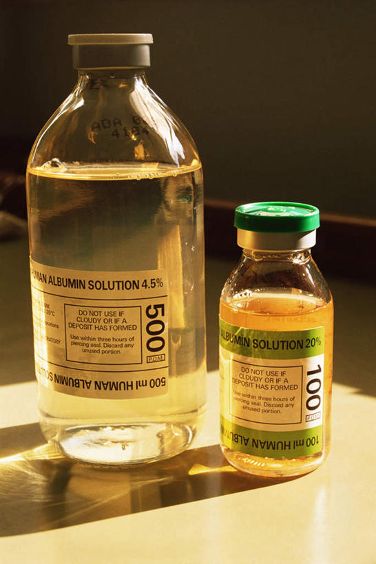 无人,竖图,室内,特写,白天,正面,桌子,阴影,反射,罐子,液体,影子,办公桌,玻璃制品,两个,玻璃瓶,瓶子,医疗用品,彩图