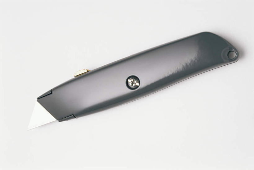 无人,横图,俯视,室内,特写,白天,白色背景,静物,锐利,工具,刀具,一个,黑色,刀,摄影,影棚,单个,锋利,尖锐,刻刀,切割,美工刀,尖利,犀利,厉害,彩图,高角度拍摄,影棚拍摄,拍摄