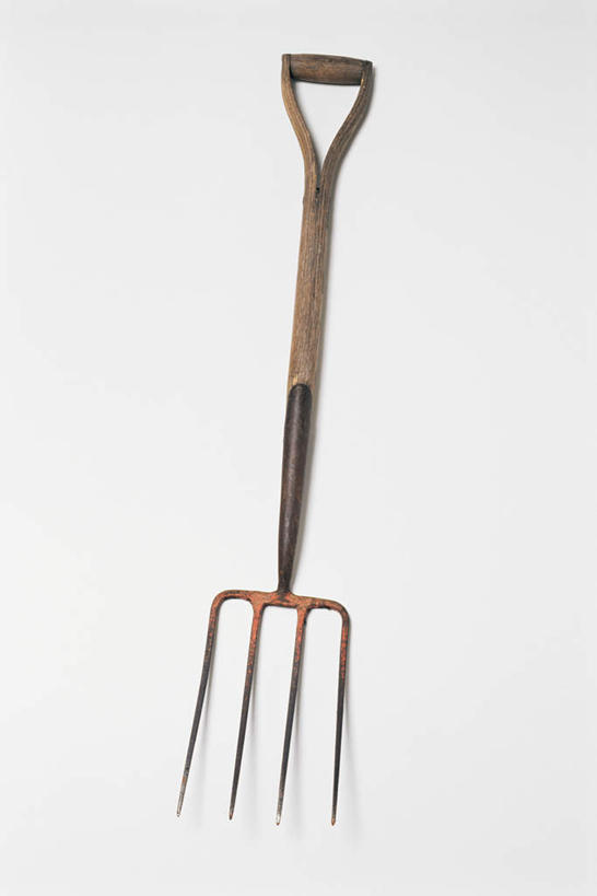 无人,竖图,俯视,室内,特写,白天,白色背景,静物,金属制品,生锈,金属,叉子,工具,一个,摄影,影棚,单个,腐蚀,侵蚀,挖掘,农具,耕具,腐化,开掘,锈迹斑斑,发掘,开垦,彩图,高角度拍摄,影棚拍摄,拍摄