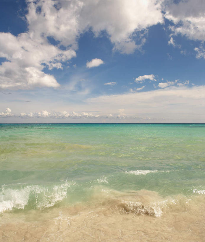 无人,竖图,室外,白天,正面,旅游,度假,海浪,海洋,美景,沙滩,墨西哥,阴影,光线,沙子,影子,海岸,景观,浪花,水平线,云,云朵,辽阔,海平线,沙地,云彩,娱乐,蓝色,白云,蓝天,天空,阳光,自然,海水,天,享受,休闲,广阔,景色,放松,晴朗,一望无际,北美,北美洲,自然风光,美洲,海景,北亚美利加洲,亚美利加洲,墨西哥合众国,仙人掌王国,克雷塔罗,克雷塔罗州,无边无际,一马平川,大海,风浪,海,海水的波动,海滩,近岸浪,涌浪,晴空,彩图,水天相接,水天一线