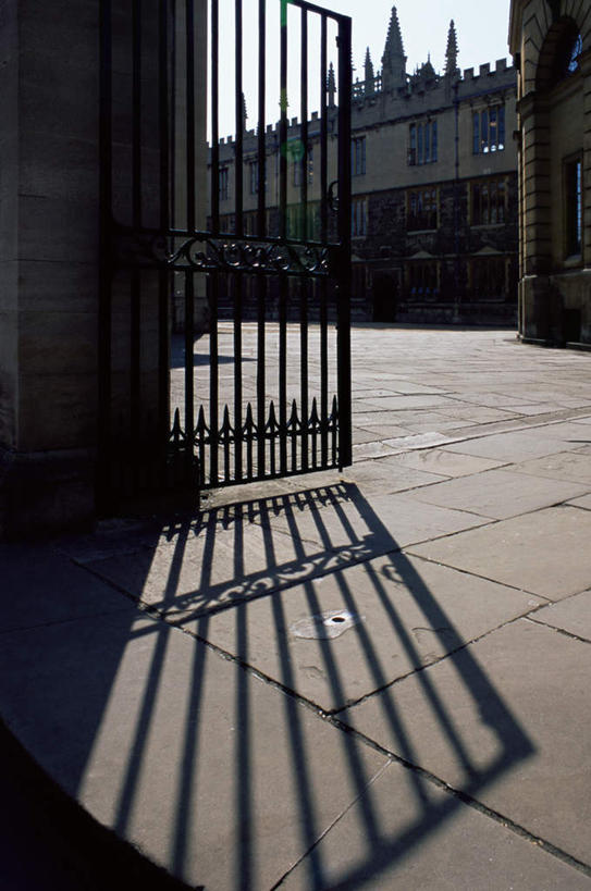 无人,家,竖图,室外,白天,正面,度假,美景,门,城市风光,城市,英国,欧洲,阴影,光线,影子,房屋,屋子,景观,娱乐,楼房,住宅,阳光,门框,享受,休闲,景色,放松,西欧,大不列颠,牛津,世界文化遗产,大不列颠及北爱尔兰联合王国,大不列颠联合王国,日不落英帝国,牛津市,彩图,房子