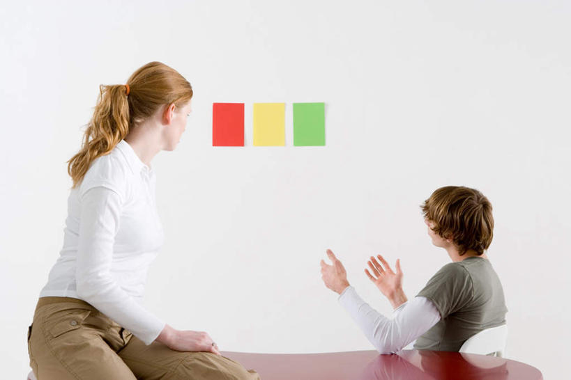 西方人,两个人,同事,商务人士,商务男性,商务女性,办公室,坐,说,横图,彩色,室内,白天,衬衫,讨论,成功,合作,团队,集体,信心,家具,桌子,椅子,欧洲,欧洲人,一排,套装,整齐,办公桌,墙,扭头,注视,队伍,墙壁,墙面,排列,背面,白色,会议椅,观察,看,转头,观看,色卡,五颜六色,办公椅,色彩斑斓,察看,领导,成就,队列,关注,卡纸,商务装,五彩缤纷,合伙,领袖,工薪阶层,办公家具,商务椅,培训椅,五彩斑斓,五光十色,交流,男人,男性,年轻男性,年轻女性,女人,女性,白种人,白领,上班族,沟通,讲话,交谈,商讨,说话,谈话,坐着,半身,彩图,衬衣