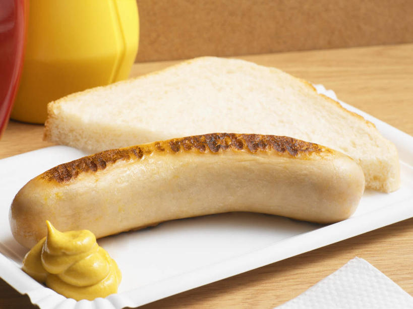 点心,面包,无人,横图,俯视,室内,特写,白天,餐桌,桌子,餐具,阴影,反射,木制,碟子,盘,影子,墙,调料,酱料,酱汁,佐料,食品,面点,调味品,调味料,法国面包,酱,墙壁,墙面,食物,糕点,两个,黄色,红色,盘子,木制品,瓶子,塑料制品,碟,塑料瓶,餐台,长棍面包,烤焦,法式长棍面包,彩图,高角度拍摄