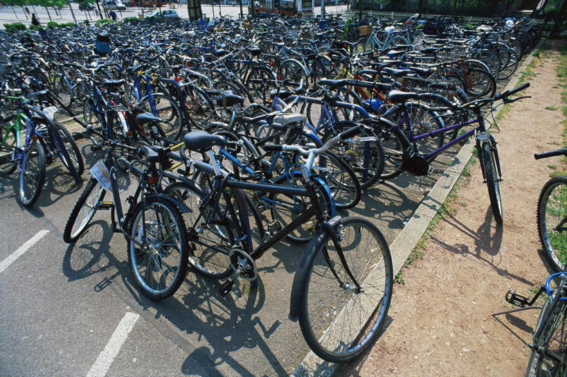 无人,停车场,横图,俯视,室外,白天,度假,美景,城市风光,城市,道路,路,公路,自行车,英国,欧洲,一排,许多,阴影,整齐,光线,影子,景观,分界线,停车线,交通,娱乐,车,脚踏车,排列,阳光,交通工具,享受,休闲,景色,放松,车行道,车行道分界线,西欧,队列,载具,标线,大不列颠,车行线,牛津,世界文化遗产,大不列颠及北爱尔兰联合王国,大不列颠联合王国,日不落英帝国,牛津市,马路,彩图,高角度拍摄,泊车场