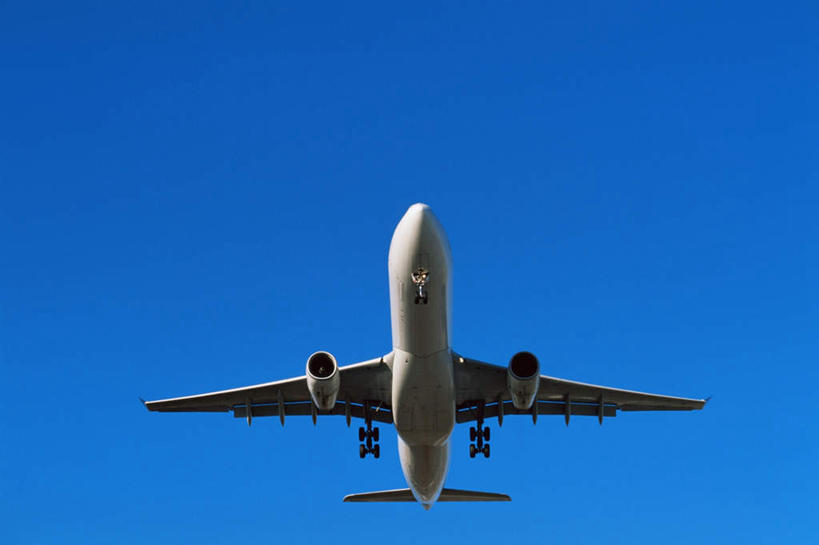 无人,横图,室外,白天,仰视,飞机,飞翔,飞行,交通,翱翔,航空,飞,蓝色,蓝天,天空,交通工具,天,运输,一架,晴朗,客机,载具,万里无云,晴空,晴空万里,彩图,低角度拍摄