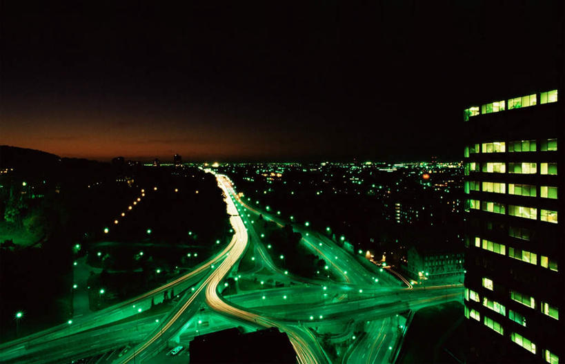 无人,高楼大厦,横图,室外,夜晚,正面,办公楼,窗户,大厦,道路,建筑,路,摩天大楼,写字楼,夜景,公路,汽车,加拿大,一排,阴影,整齐,并列,并排,光线,影子,墙,灯光,交通,玻璃窗,墙壁,墙面,车,排列,楼宇,交通工具,轿车,商务楼,北美,北美洲,队列,载具,美洲,平行,北亚美利加洲,亚美利加洲,魁北克省,蒙特利尔,蒙特利尔市,蒙特娄,圣人之城,马路,彩图,大楼,高层建筑,高楼,摩天楼