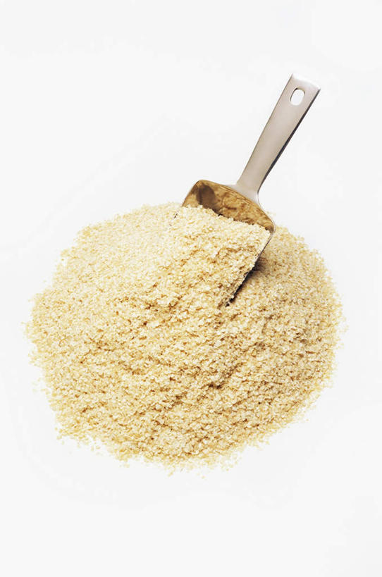 无人,竖图,俯视,室内,特写,白天,白色背景,农作物,金属制品,一堆,许多,阴影,堆叠,堆积,反射,金属,影子,勺子,谷物,很多,一个,稻谷,稻子,摄影,影棚,单个,堆,麸皮,糠,彩图,高角度拍摄,影棚拍摄,拍摄