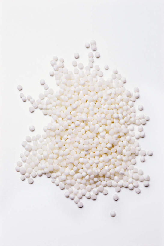 无人,竖图,俯视,室内,特写,白天,白色背景,农作物,一堆,许多,阴影,堆叠,堆积,反射,粉末,影子,食物,粉,摄影,影棚,堆,木薯,树薯,木番薯,树番薯,粉状,粉剂,彩图,高角度拍摄,影棚拍摄,拍摄