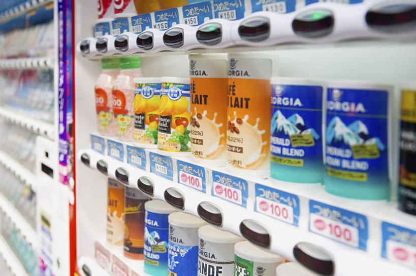 无人,横图,室内,特写,白天,正面,购物,消费,机器,金属制品,日本,亚洲,许多,阴影,朦胧,模糊,反射,金属,包装,罐子,影子,设备,自动贩卖机,自动售货机,饮料,排列,容器,金融,百货,易拉罐,销售,贩卖,选购,贸易,东亚,日本国,摆列,彩图,布列,分列