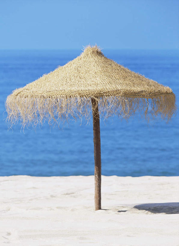 无人,竖图,室外,白天,正面,旅游,度假,海浪,海洋,美景,沙滩,葡萄牙,欧洲,阴影,光线,伞,沙子,影子,雨伞,遮阳伞,海岸,景观,浪花,水平线,辽阔,海平线,沙地,娱乐,阳伞,一个,蓝色,蓝天,天空,自然,海水,天,享受,休闲,广阔,景色,放松,晴朗,单个,一望无际,南欧,自然风光,海景,万里无云,葡萄牙共和国,无边无际,一马平川,阿尔加维,大海,风浪,海,海水的波动,海滩,近岸浪,涌浪,晴空,晴空万里,彩图,水天相接,水天一线