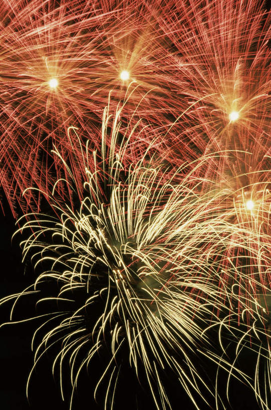 无人,竖图,室外,特写,夜晚,仰视,爆炸,烟火,阴影,光线,火焰,影子,辉煌,燃烧,放射,黄色,焰火,点燃,灿烂,橙色,喷射,火光,礼花,五彩缤纷,花炮,礼花炮,绚烂,光耀,烟花,彩图,低角度拍摄