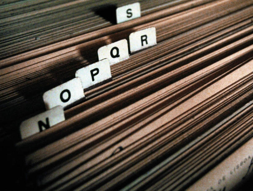 无人,横图,俯视,室内,特写,白天,静物,一排,阴影,整齐,并列,并排,反射,英文,标志,文字,影子,字符,字母,标识,排列,英文字母,顺序,队列,平行,秩序,次序,递次,彩图,高角度拍摄