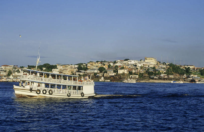 无人,家,横图,室外,白天,正面,旅游,度假,海浪,海洋,美景,山,山脉,植物,轮船,船,巴西,一艘,波纹,飞溅,溅,液体,房屋,屋子,景观,浪花,山峰,水滴,公寓,山峦,娱乐,洋房,楼房,住宅,水珠,树,树木,蓝色,绿色,蓝天,水纹,天空,自然,海水,船尾波,交通工具,波浪,群山,天,享受,休闲,景色,南美,放松,生长,晴朗,成长,南美洲,拉丁美洲,喷洒,自然风光,载具,亚马逊,美洲,海景,万里无云,巴西联邦共和国,首府,亚美利加洲,南亚美利加洲,马瑙斯,亚马孙,亚马孙州,亚马逊州,大海,风浪,海,海水的波动,近岸浪,涌浪,晴空,晴空万里,彩图,房子